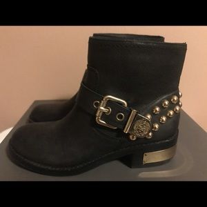 Vince Camuto Windetta Black Leather Bootie